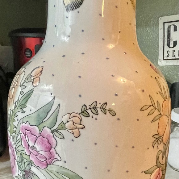 1 Chinoiserie Floral vase per price.No bundles. - Picture 9 of 16